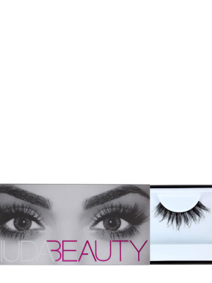 Huda Beauty Classic Lash 7 Samantha