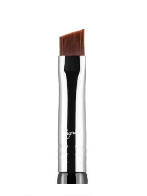 Sigma Beauty E65 – Small Angle Brush