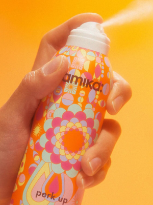 AMIKA Perk Up – Talc-Free Dry Shampoo 189 ml