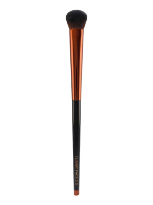 DANESSA MYRICKS Yumy Face Targeted All Over Face Concealer & Sculpt Brush