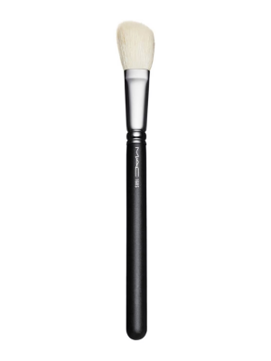 M.A.C 168s Large Angled Contour Brush Brush